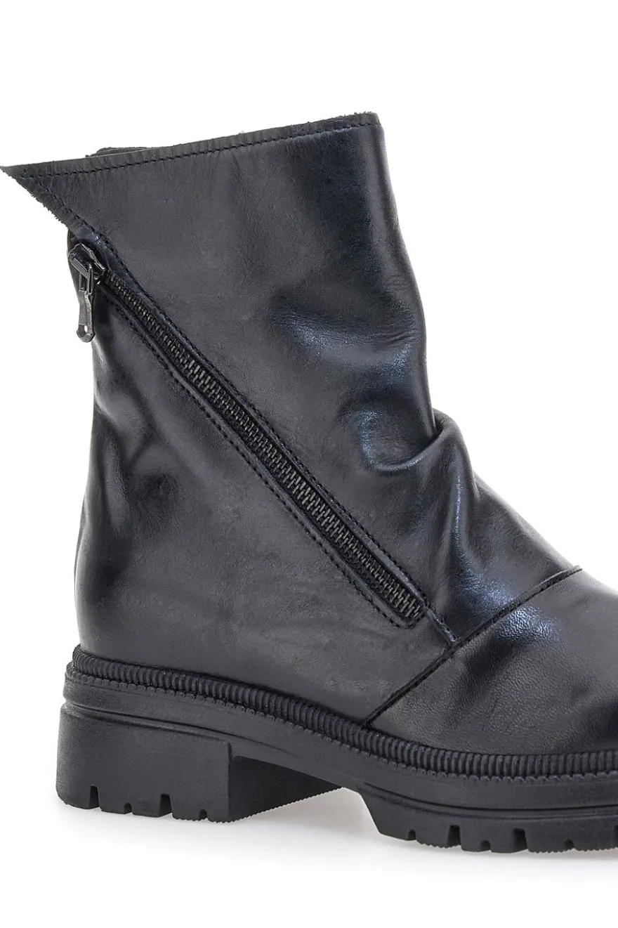 Stivaletti neri in vera pelle con zip diagonale Pittarello focus 1010D