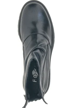 Stivaletti neri in vera pelle con zip diagonale Pittarello focus 1010D