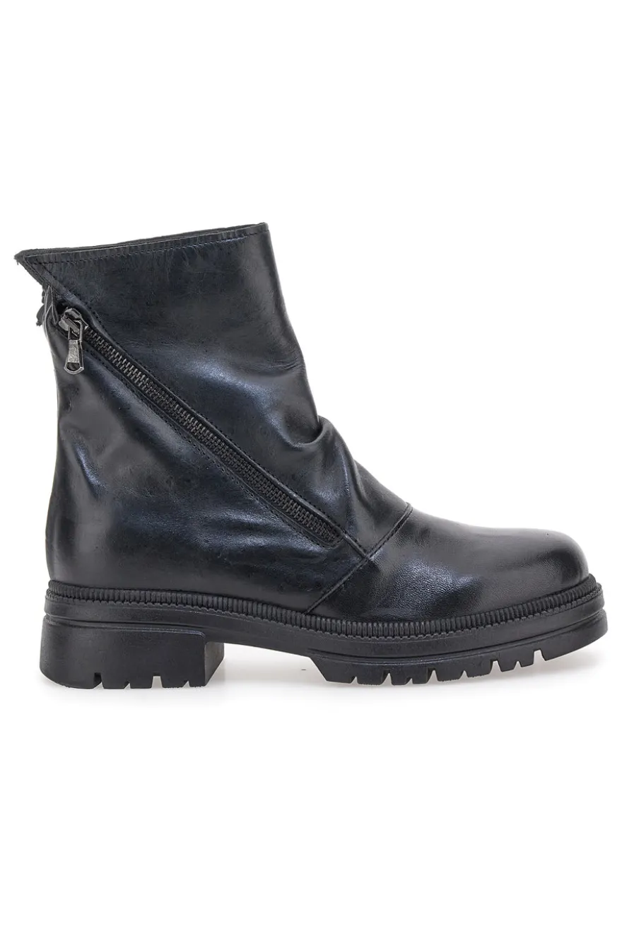 Stivaletti neri in vera pelle con zip diagonale Pittarello focus 1010D