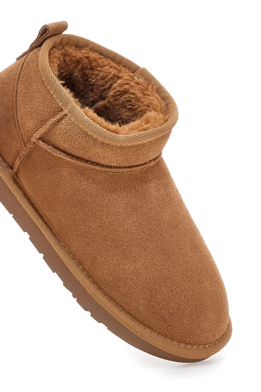 Stivaletti Pantofole camel imbottiti con pelo effetto scamosciato Mon Dieu L1200
