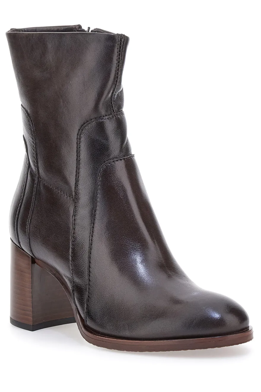 Stivaletti Tronchetti moka in vera pelle con tacco Pittarello Must have T26206