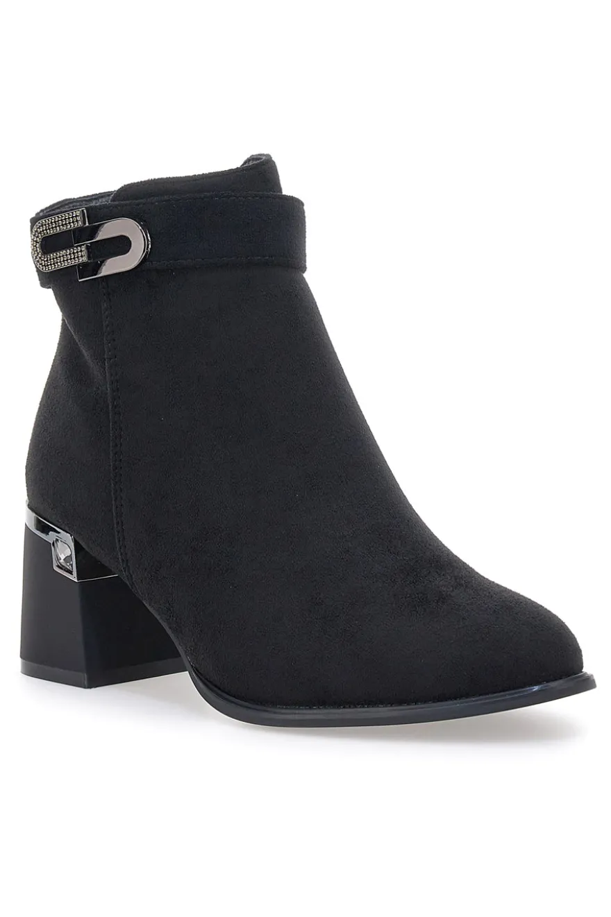 The First P618 – Schwarze Stiefeletten mit quadratischem Absatz