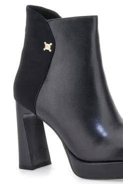 Tronchetti neri con tacco alto e dettaglio gold Laura Biagiotti 8341