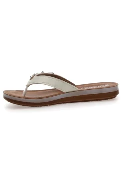 Weiße Flip-Flops mit dekorativer Goldschnalle INBLU 12 ZO