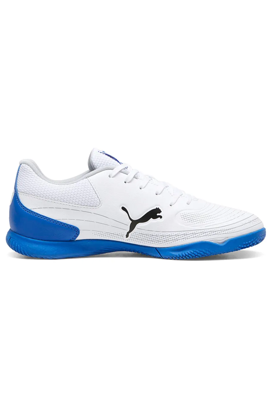 Weiße Fußballschuhe und blaue Sohle Puma Truco III