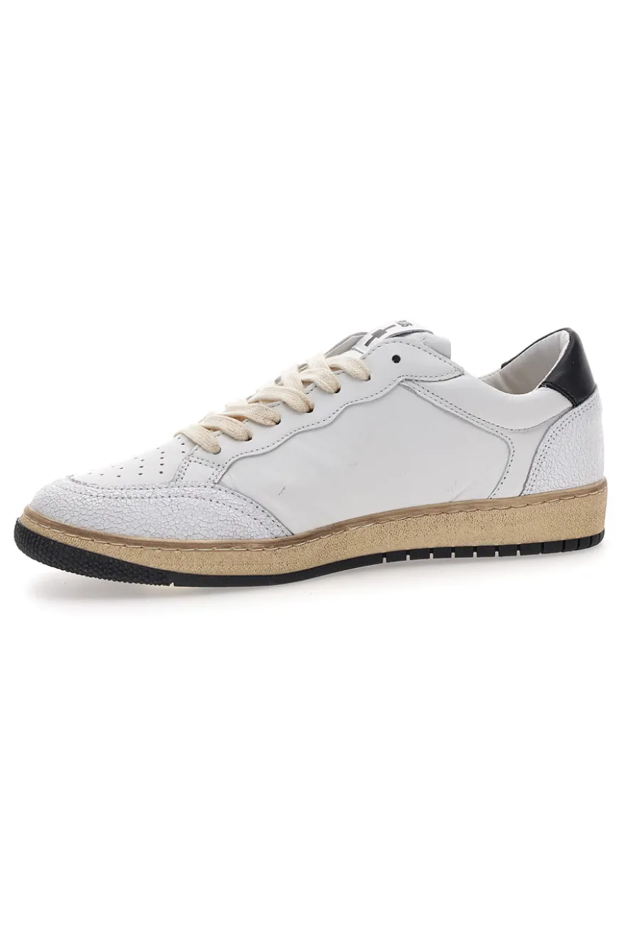 Weiße Leder-Sneaker mit schwarzen Details von Pittarello Plus Aurelius, Made in Italy.
