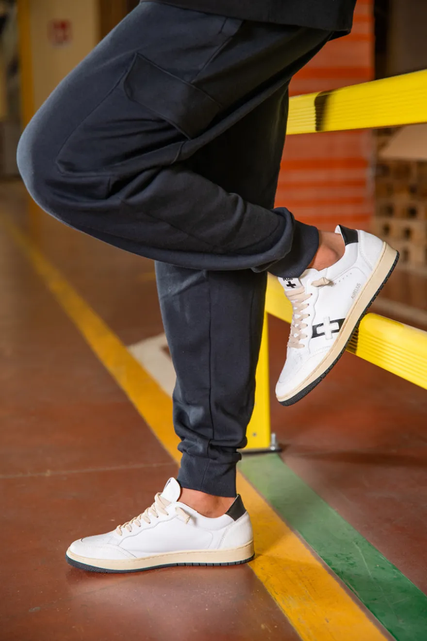 Weiße Leder-Sneaker mit schwarzen Details von Pittarello Plus Aurelius, Made in Italy.