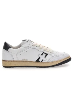 Weiße Leder-Sneaker mit schwarzen Details von Pittarello Plus Aurelius, Made in Italy.