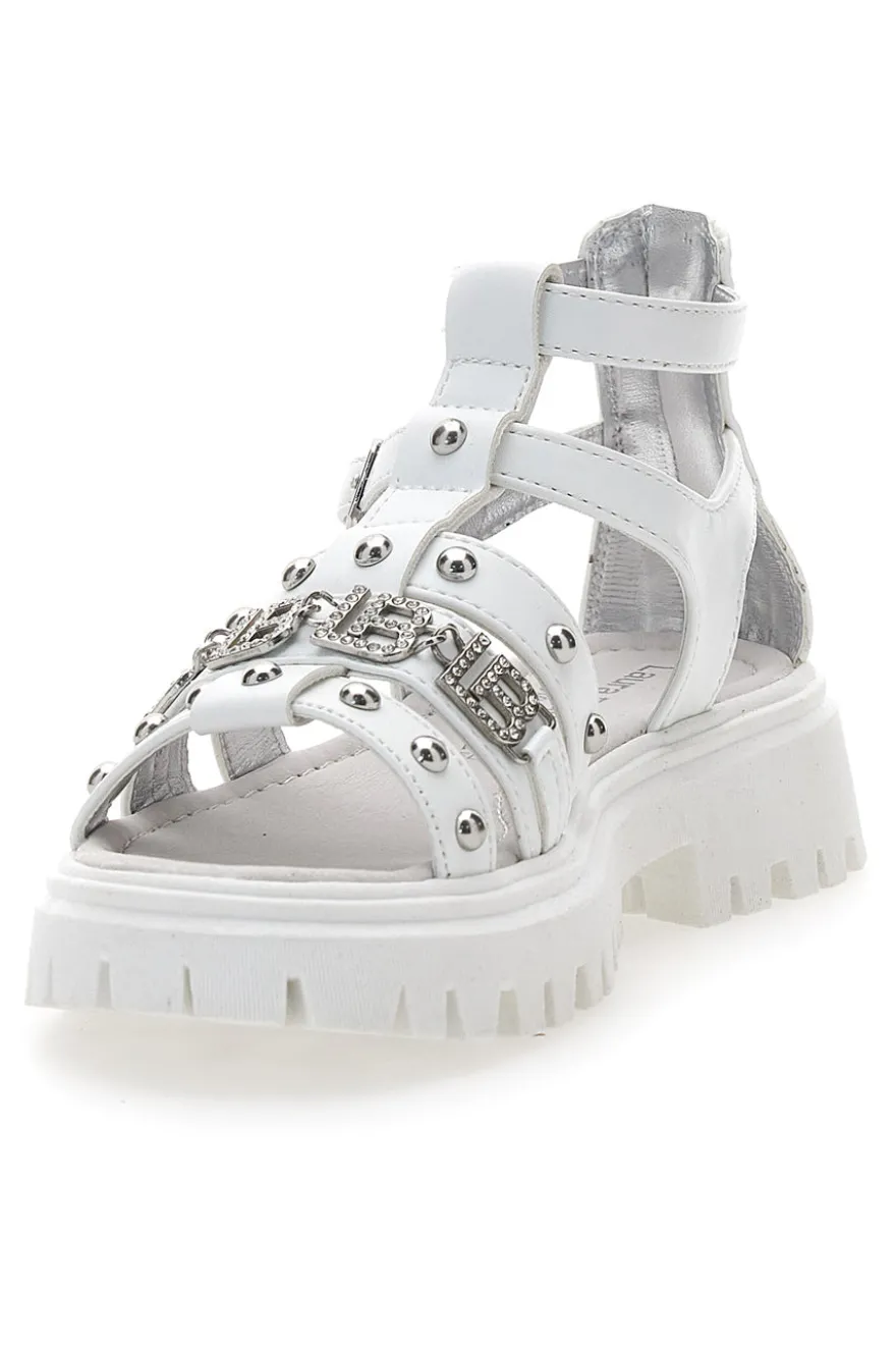 Weiße Sandalen mit Nieten und Metalllogo Laura Biagiotti 96219451