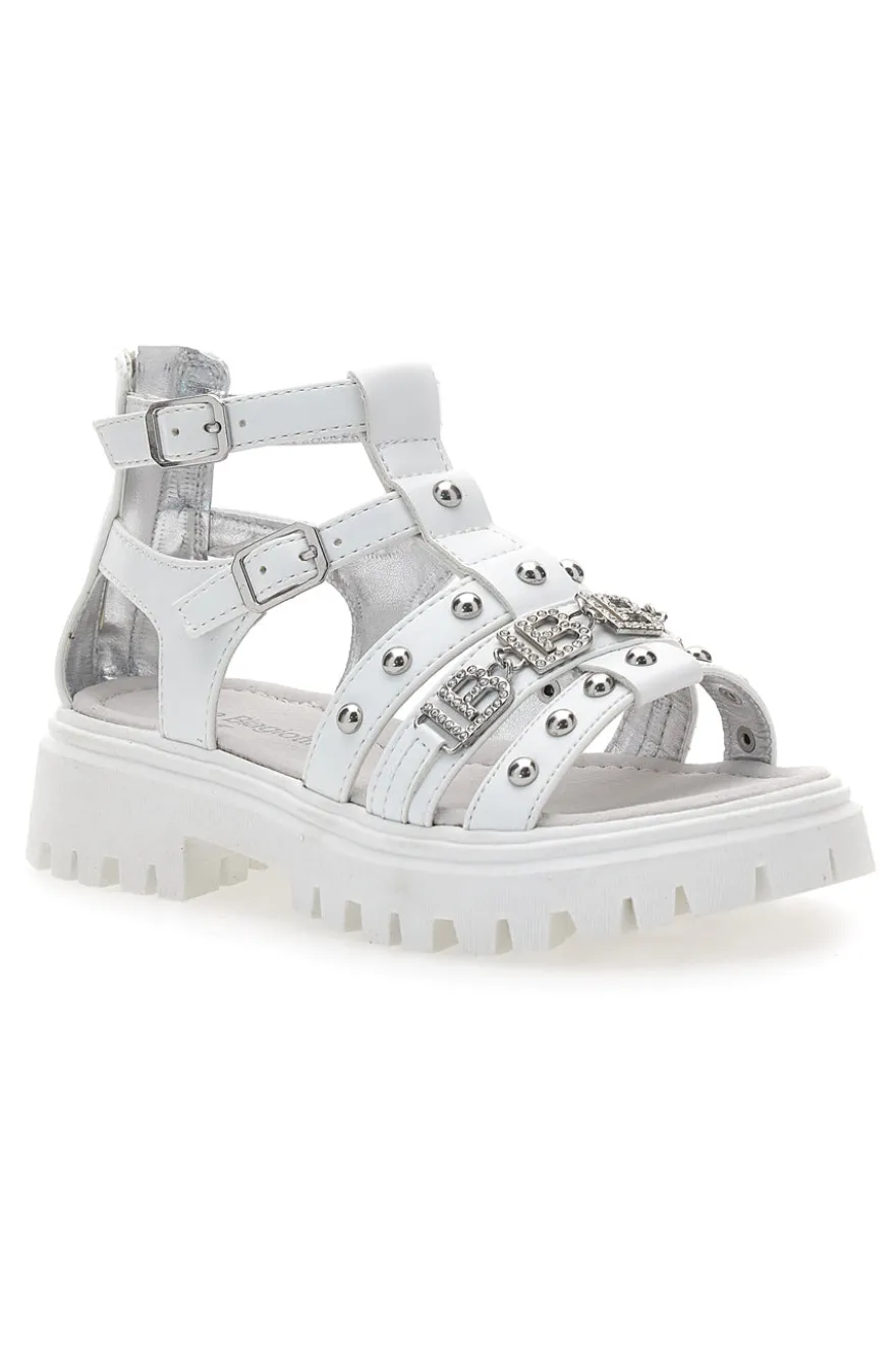 Weiße Sandalen mit Nieten und Metalllogo Laura Biagiotti 96219451
