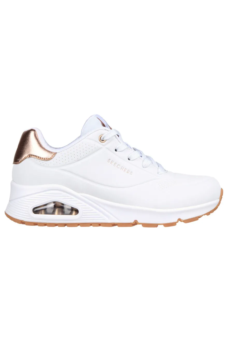 Weiße Sneakers mit SKECHERS UNO GOLDEN AIR-Plattform