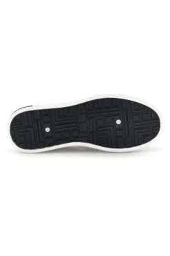 Weiße Turnschuhe mit kontrastierenden Einsätzen und Schnürsenkeln Carrera CAM643021038