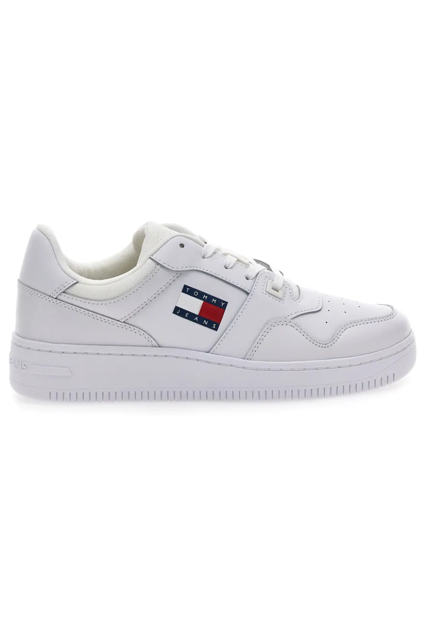 Weiße Turnschuhe TOMMY HILFIGER RETRO BASKET ESS