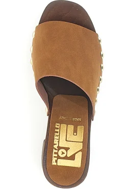 Zoccoli marroni con borchie dorate Pittarello Love 8508