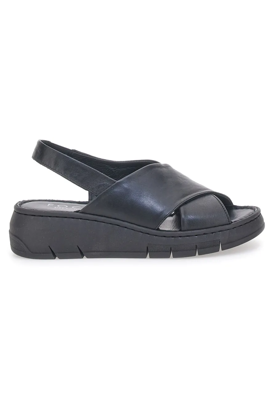 Sandali Neri con Tomaia in Pelle e Soletta Morbida PITTARELLO FOCUS 3315579